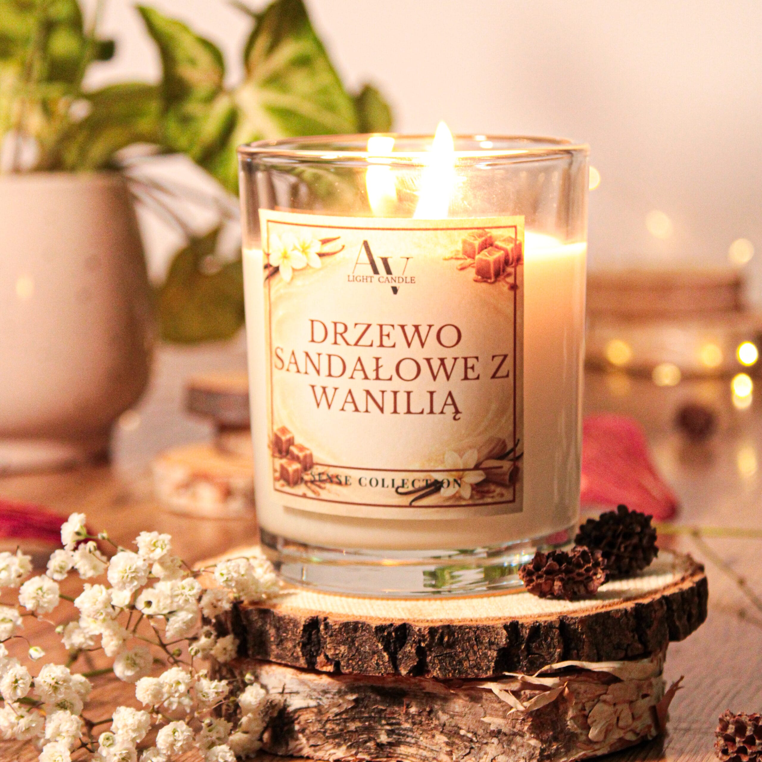 świeca sojowa Drzewo Sandałowe z Wanilią 200 ml w transparentnym szkle AV Light Candle