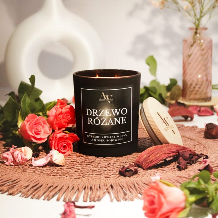 AV Light Candle Drzewo Różane – świeca 280 ml z dwoma knotami i płonącym światłem